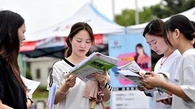 杨紫李现国色芳华开始招商
